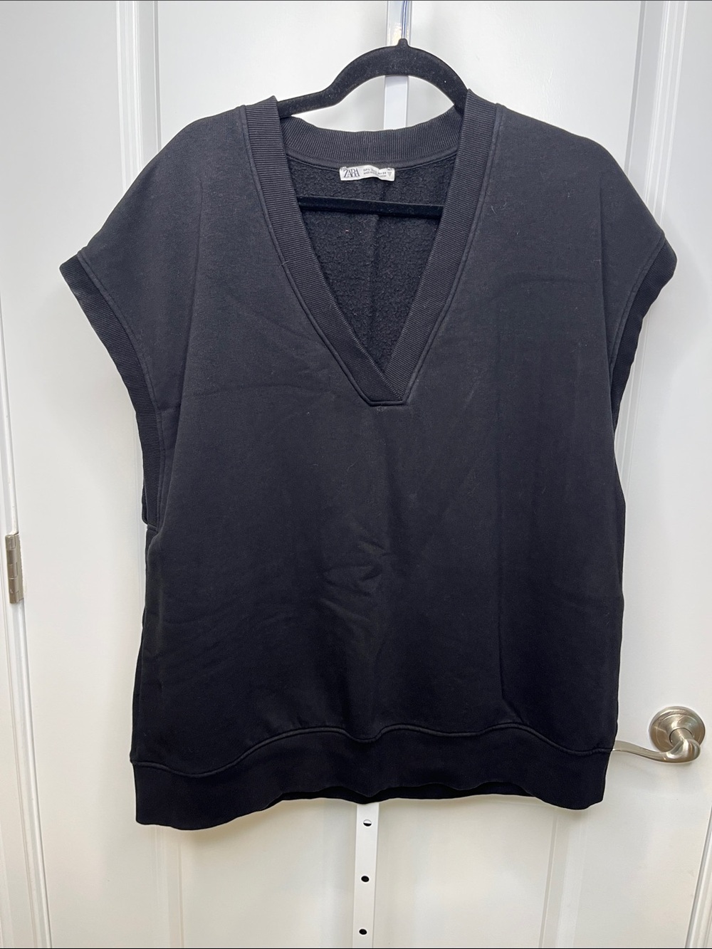 Zara Black V-Neck Sleeveless Sweatshirt Vest Large